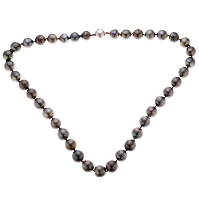 Schwarze Perlenkette