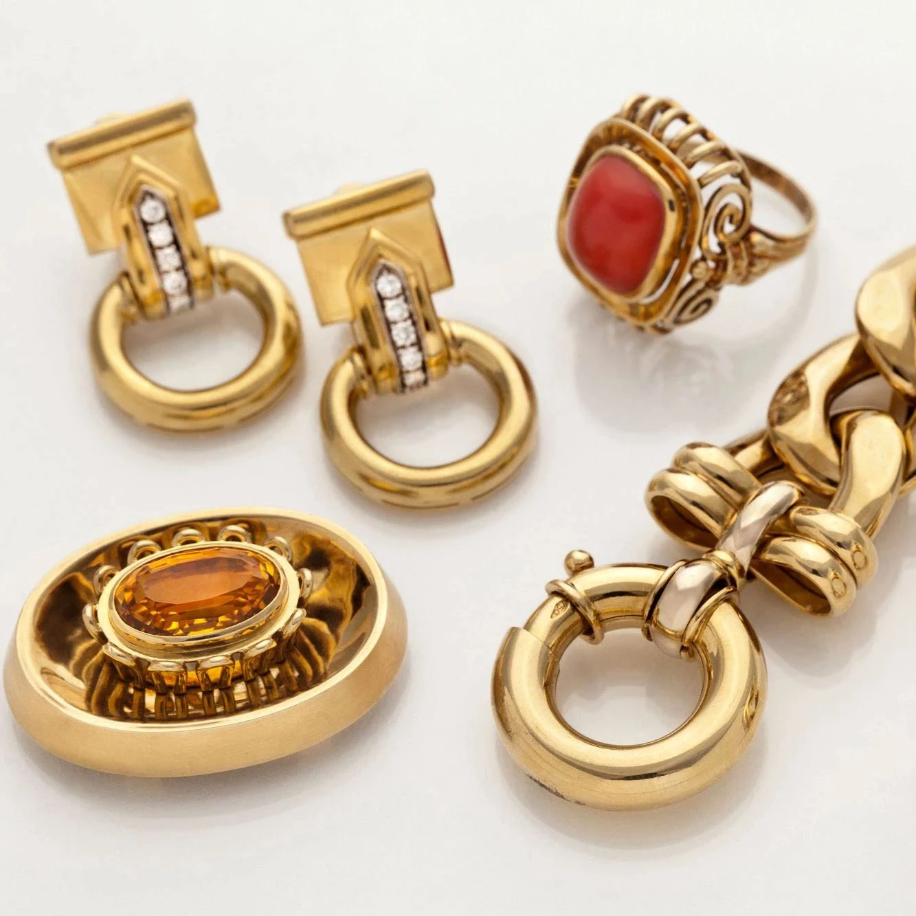 Schmuck im Retrostil und Moderne