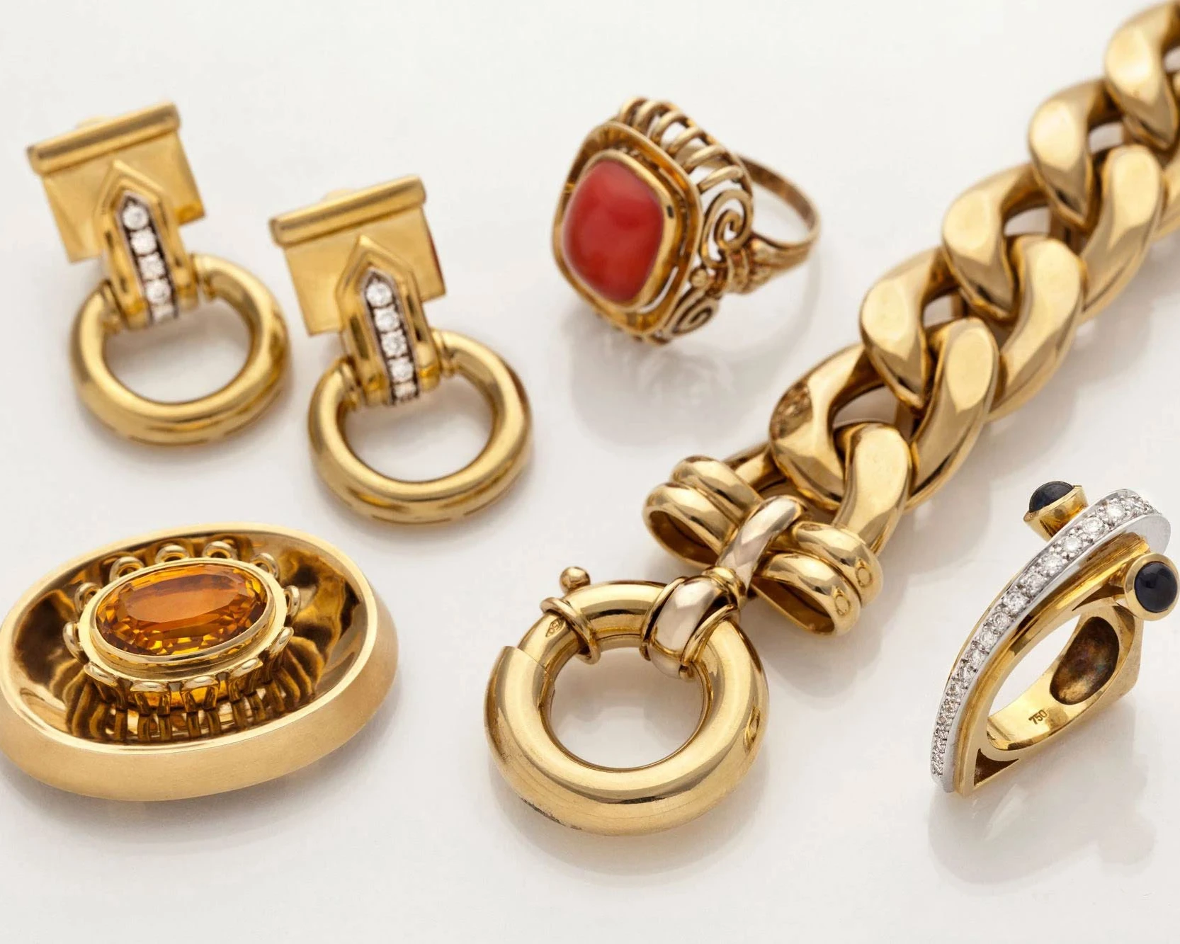 Schmuck im Retrostil und Moderne