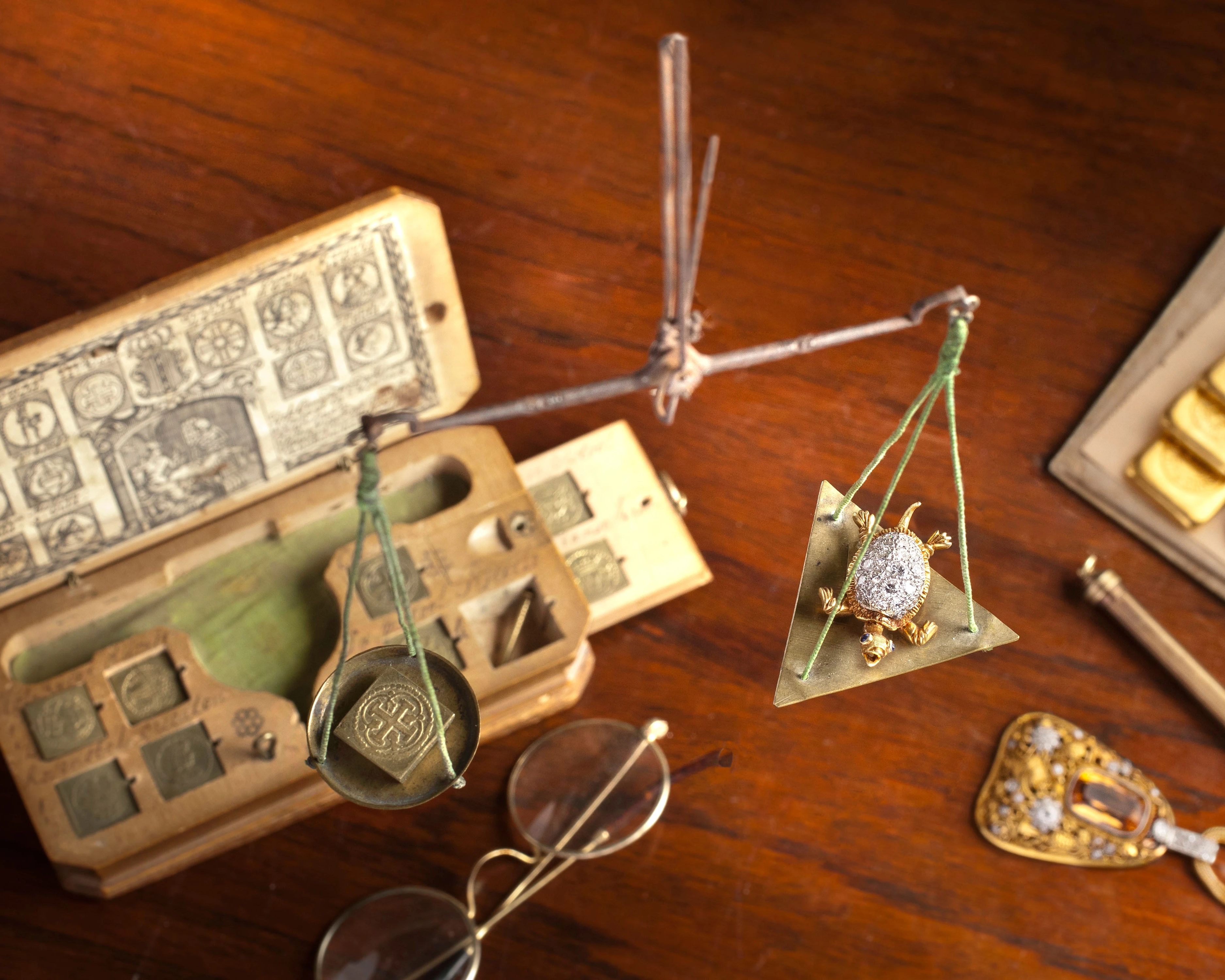  Ankauf und Schätzung von Schmuck